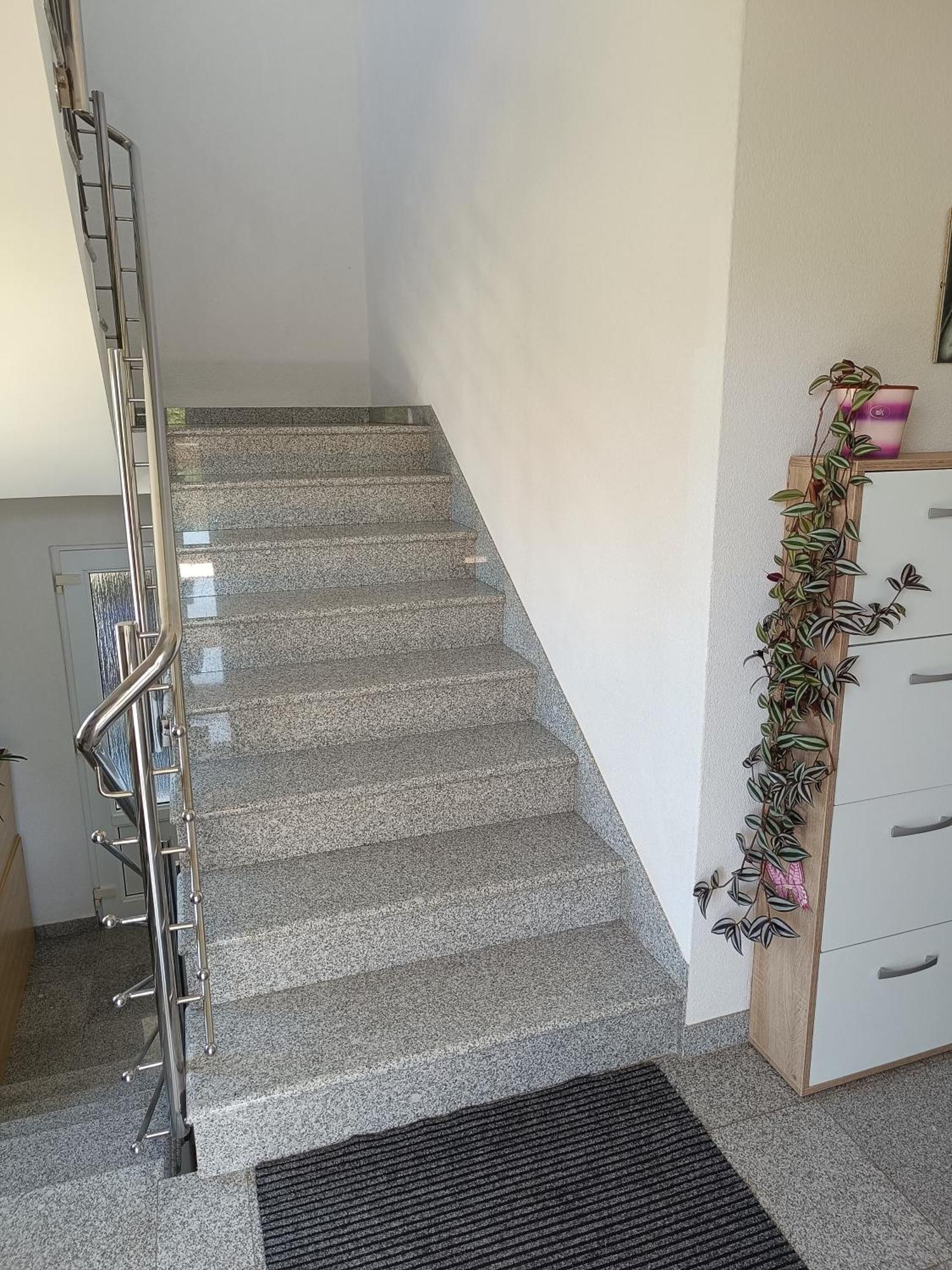 Apartman Ika Umago Esterno foto