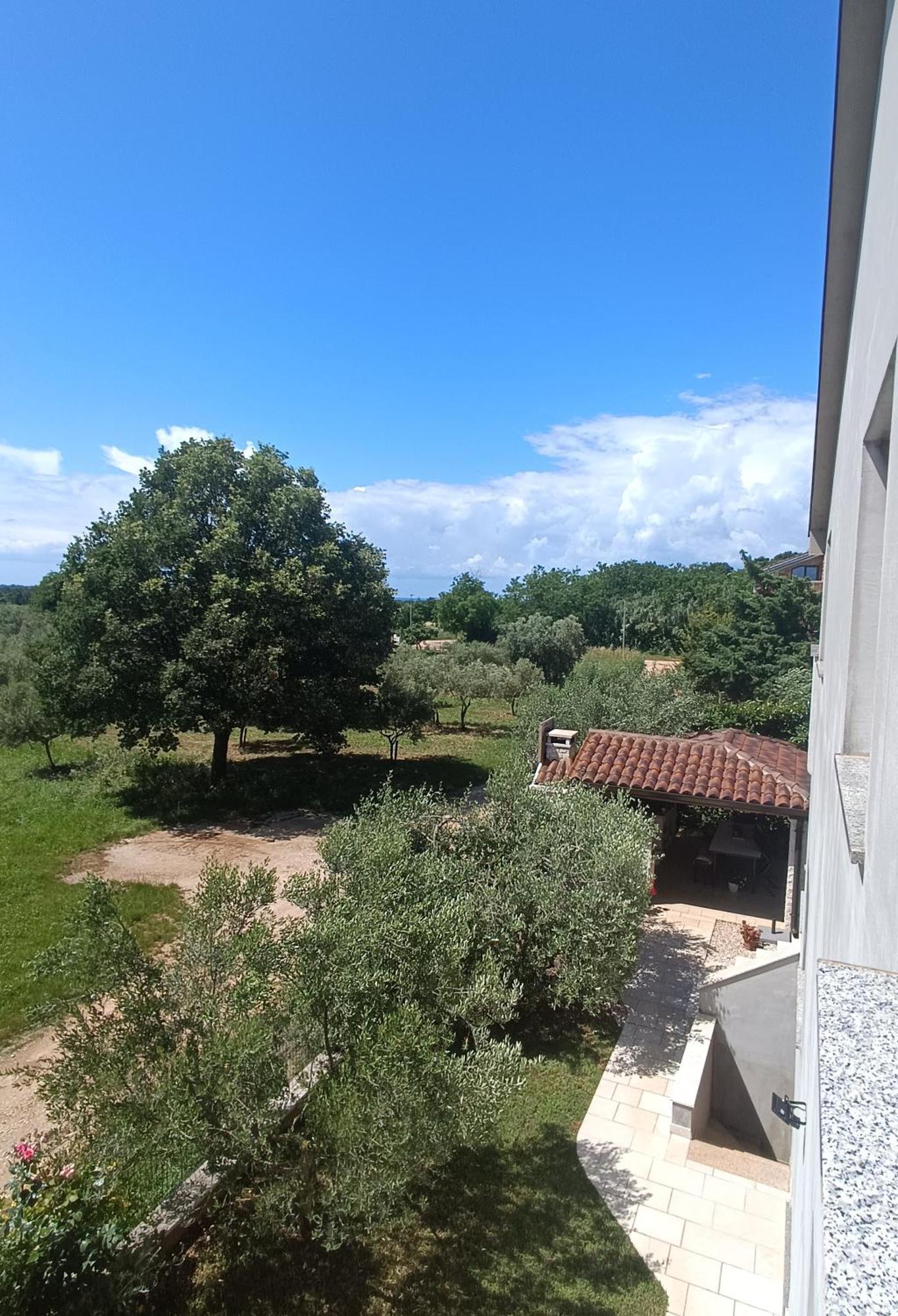 Apartman Ika Umago Esterno foto
