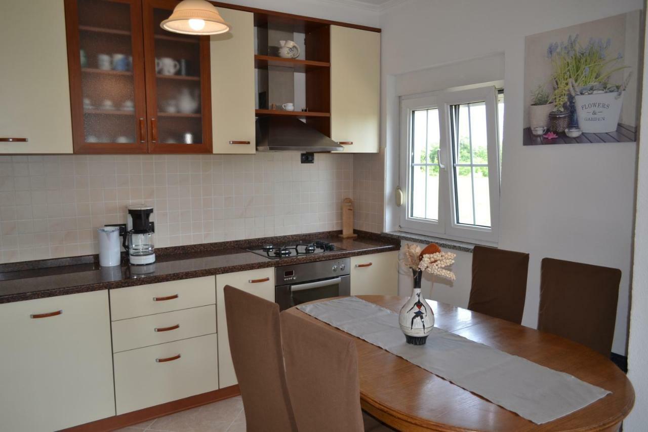 Apartman Ika Umago Esterno foto